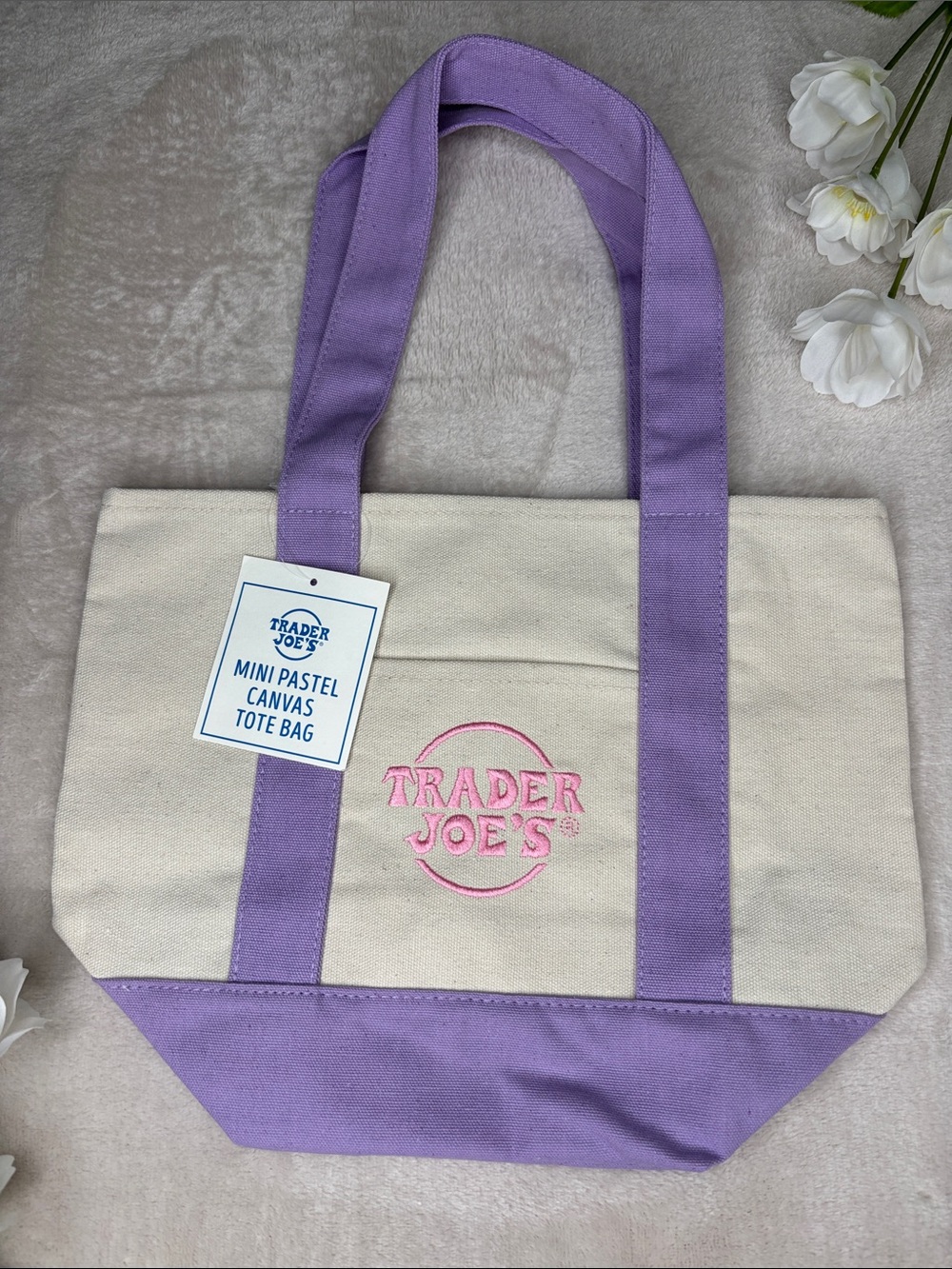 Ariana Grande Lotion and Trader Joe’s Tote Bag Bundle - Picture 4 of 8